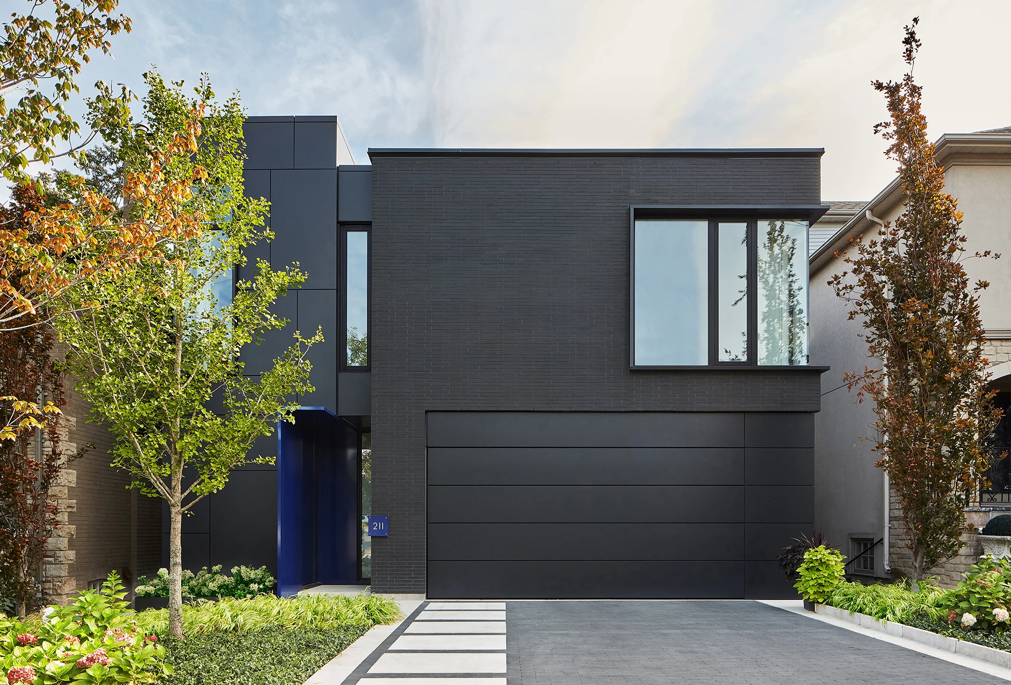 BLACK HOUSE 1-s.jpg