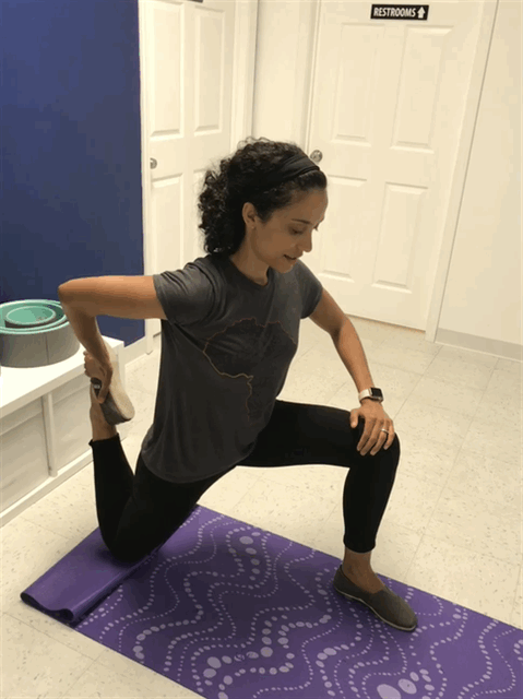 in the same position, if you push your hips forward, you will feel the upper part of the rectus femoris (the one that acts as a hip flexor) more thoroughly.&nbsp;