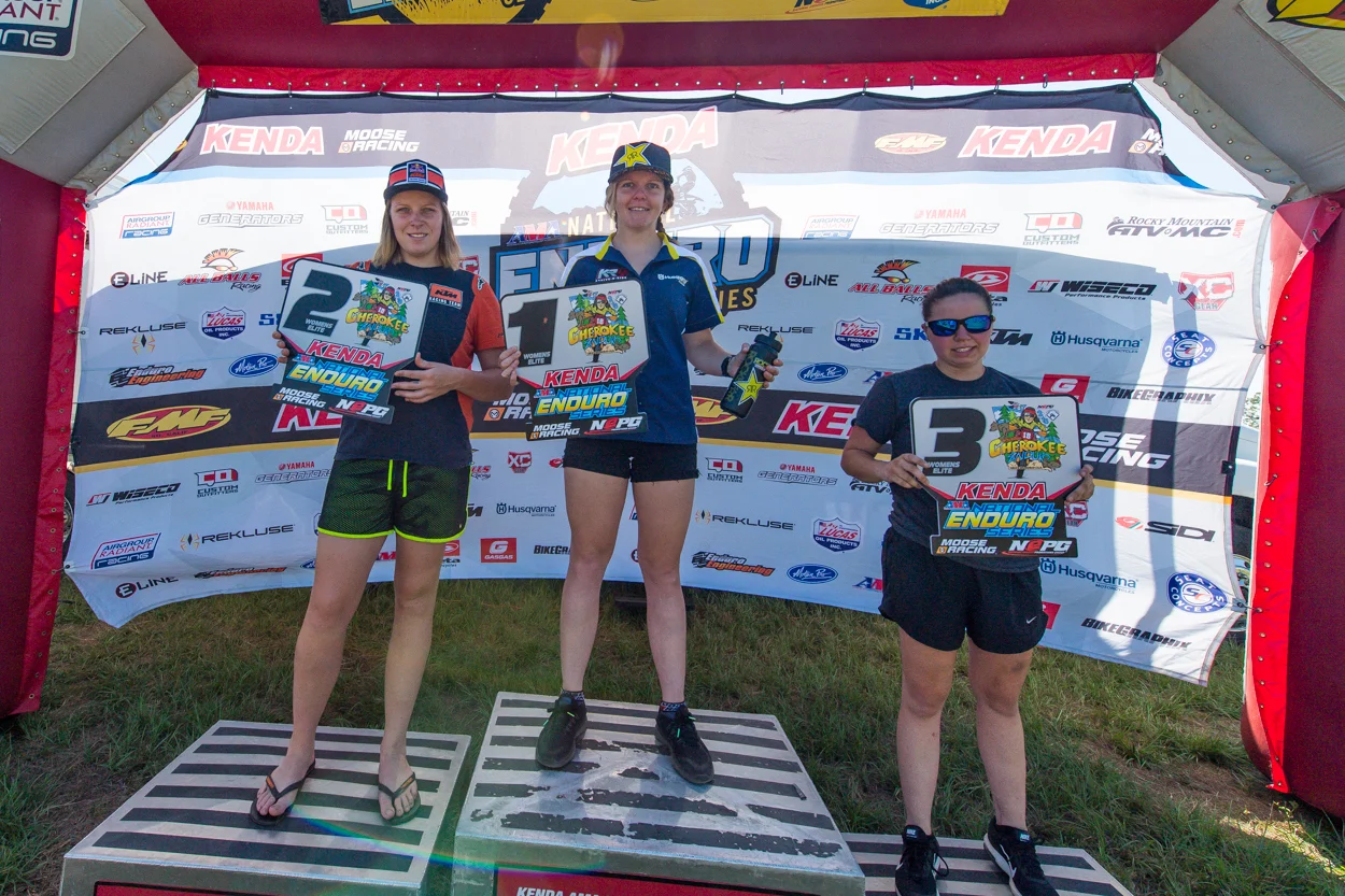 women-podium-Chero-008-1.jpg