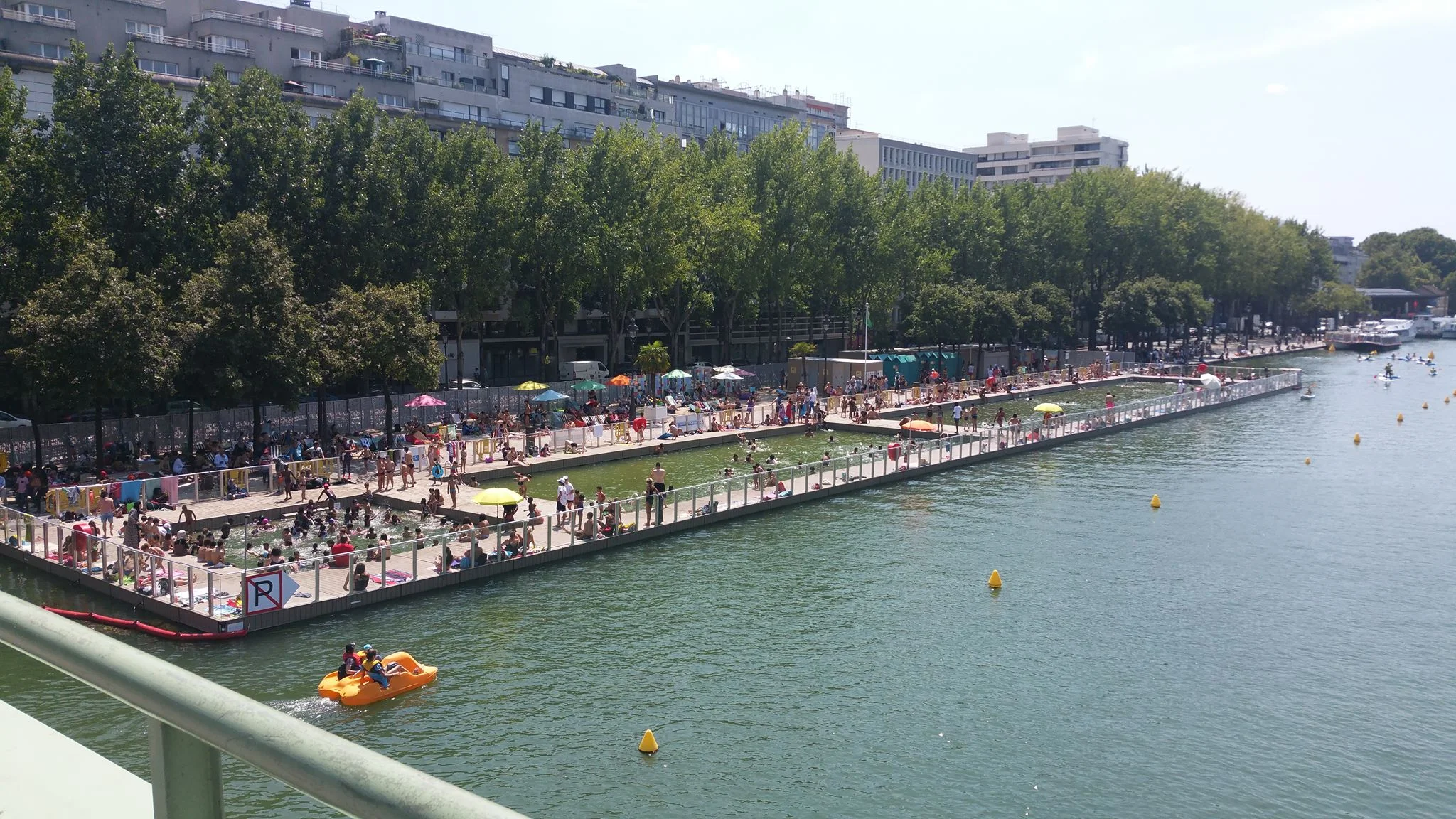 "La Baignade", la piscine du bassin de la Villette, Paris