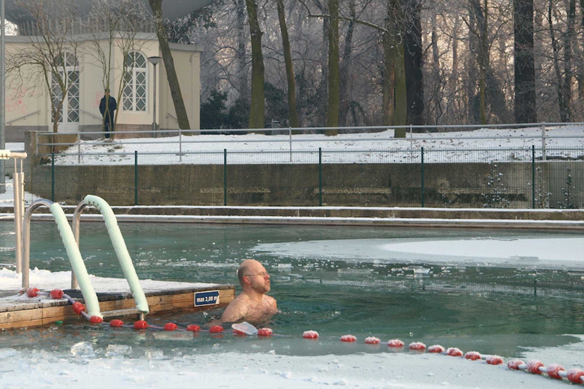  It’s possible to swim all year round in an unheated swimming pond. 