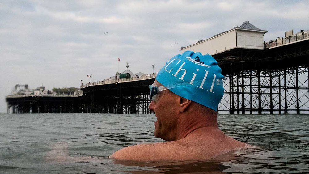  Mark à Brighton, nageant dans la Manche 