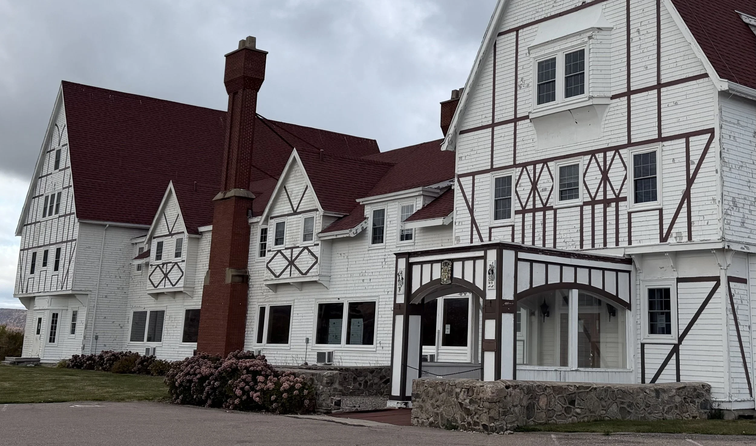 Photo: Exterior view of Keltic Lodge
