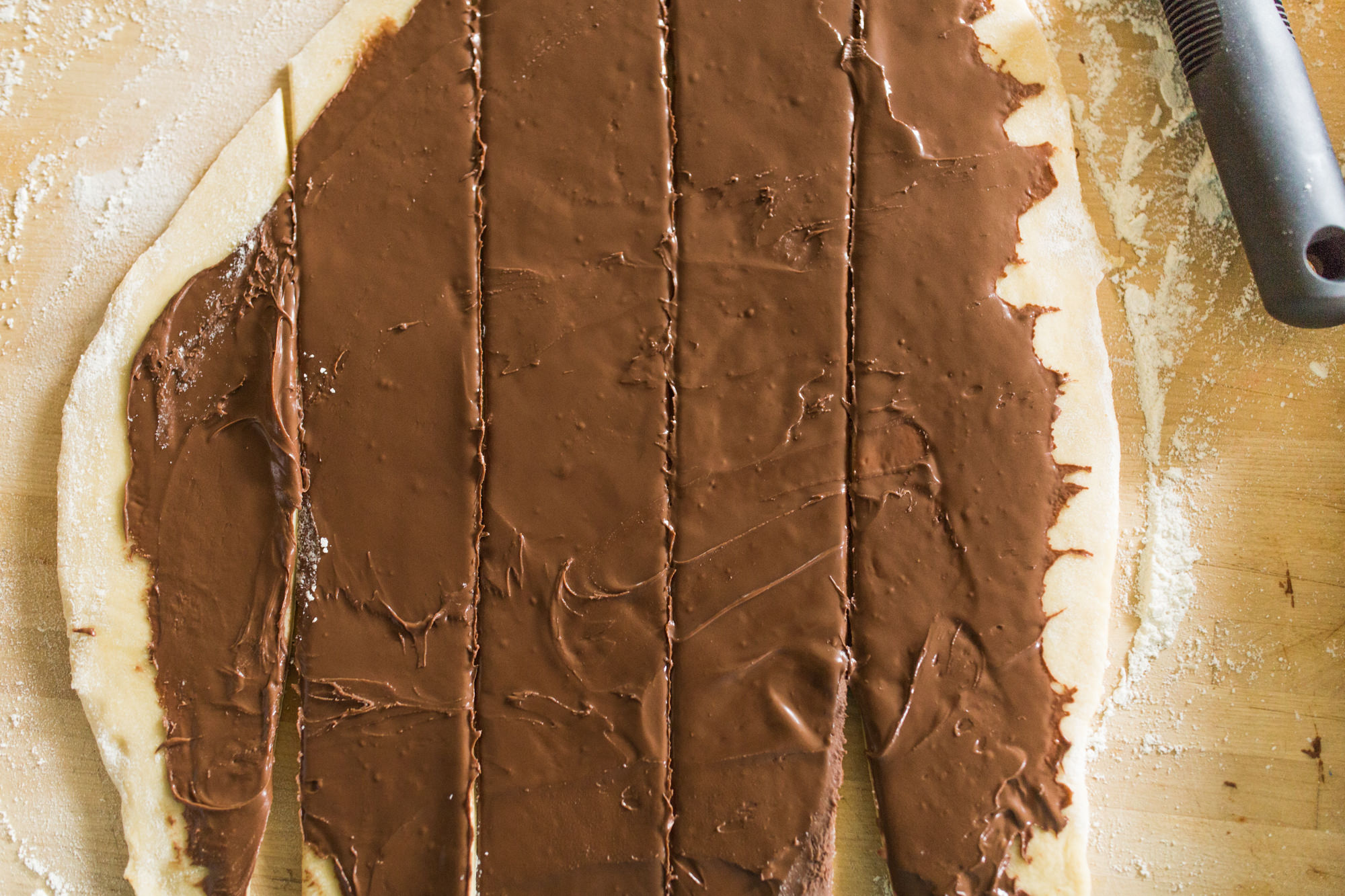  Cutting Pull Apart Bread Into Strips 