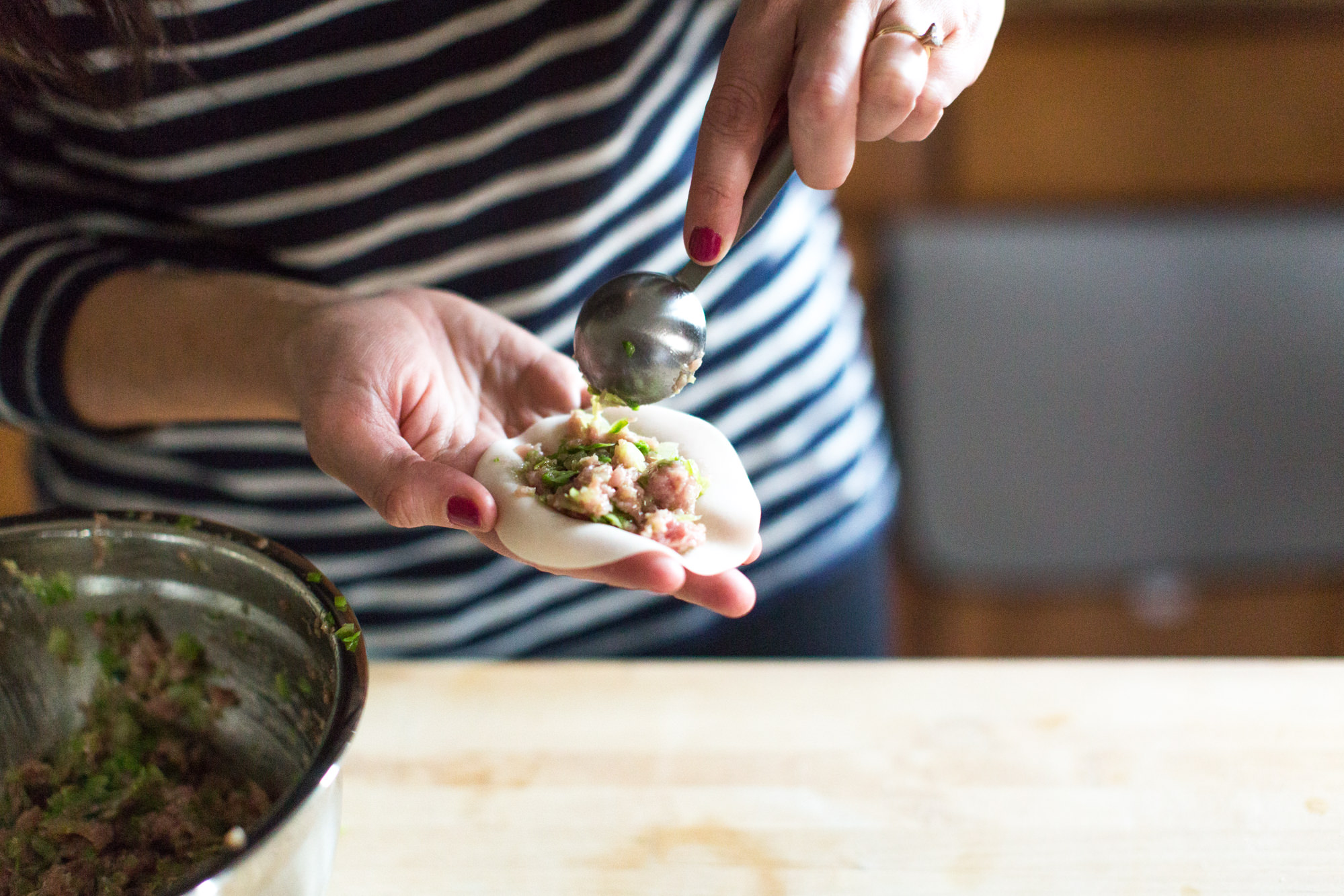 filling gyoza wrappers