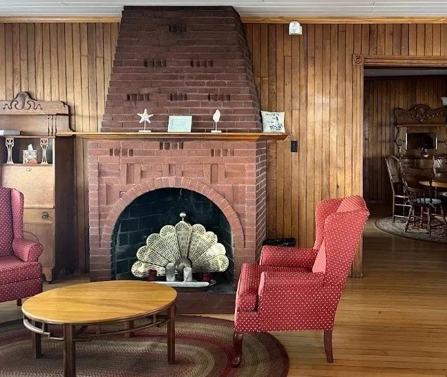 Before+Fireplace+Redo+Breakers+Inn+.jpg