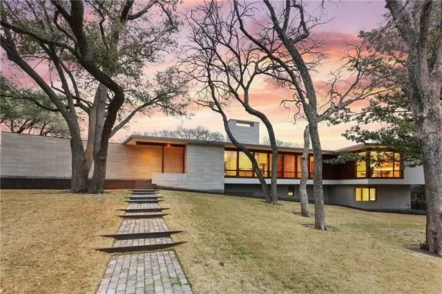 4955 Wedgewood.jpg