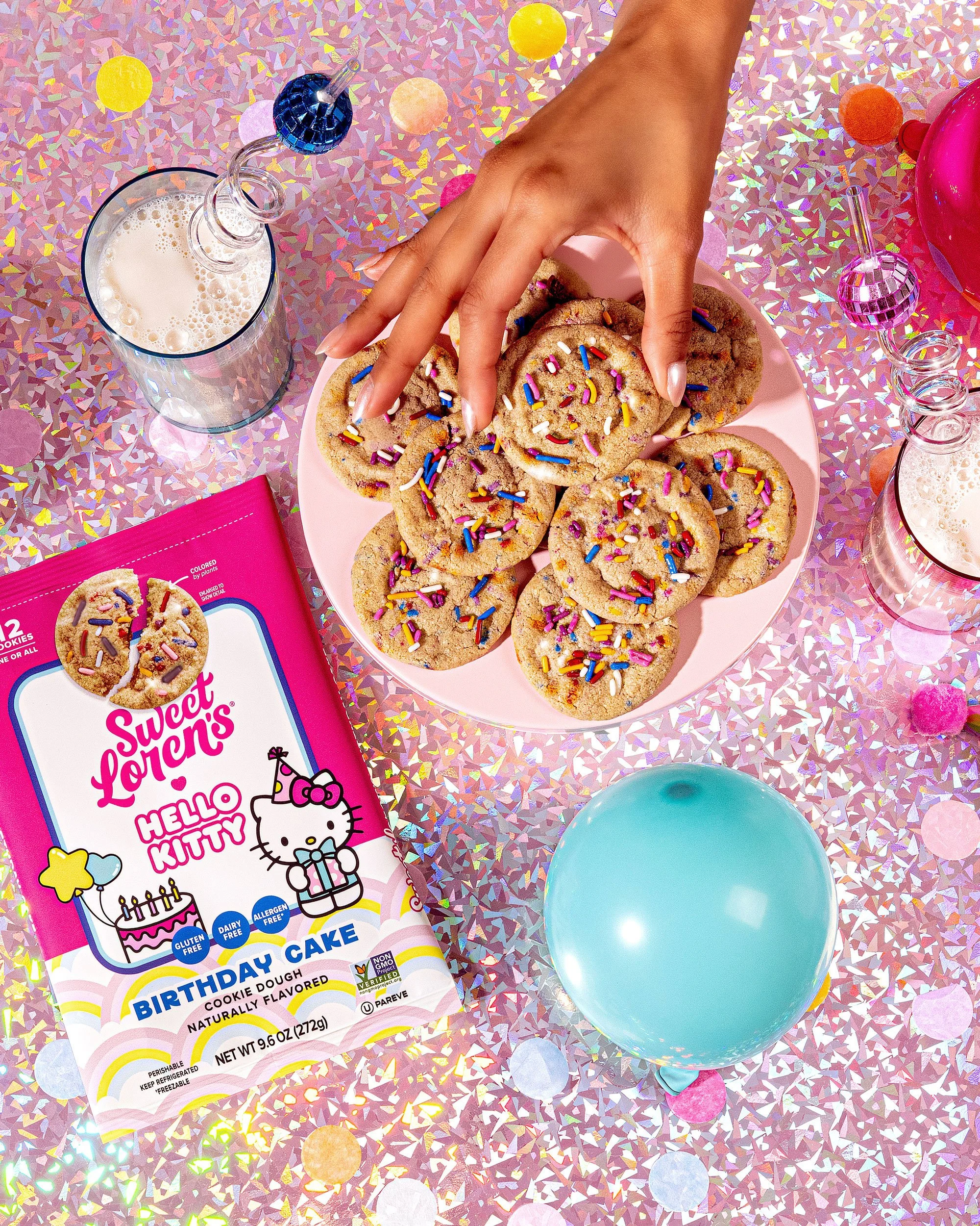 sweet-lorens-x-hello-kitty-4x5-002.jpg