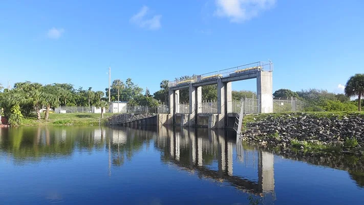 Lift at spillway would allow boat traffic from inland lakes to ocean | Palm Beach Post