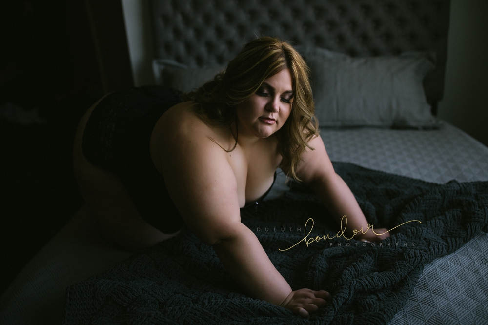 Curvy Boudoir Photography in Duluth, MN