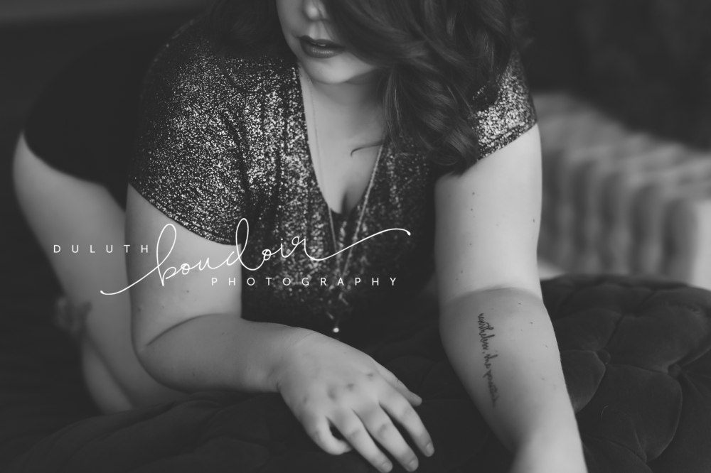 Duluth Boudoir Photography by Mad Chicken Studio || Boudoir Photography || Duluth Boudoir #duluthboudoirphotography #duluthboudoir #madchickenstudio #madchickenstudioboudoir