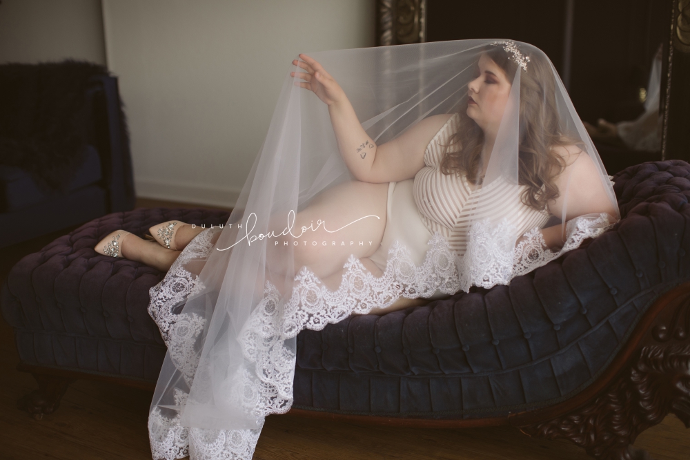 Duluth Boudoir Photography by Mad Chicken Studio || Boudoir Photography || Duluth Boudoir #duluthboudoirphotography #duluthboudoir #madchickenstudio #madchickenstudioboudoir