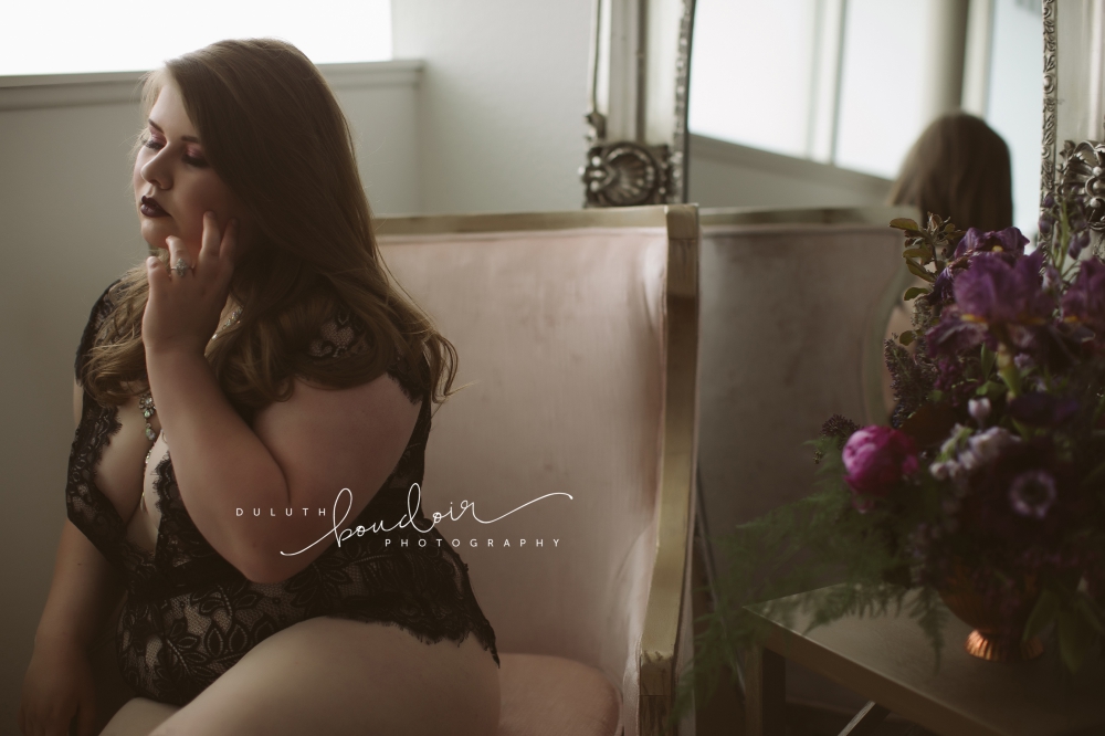 Duluth Boudoir Photography by Mad Chicken Studio || Boudoir Photography || Duluth Boudoir #duluthboudoirphotography #duluthboudoir #madchickenstudio #madchickenstudioboudoir