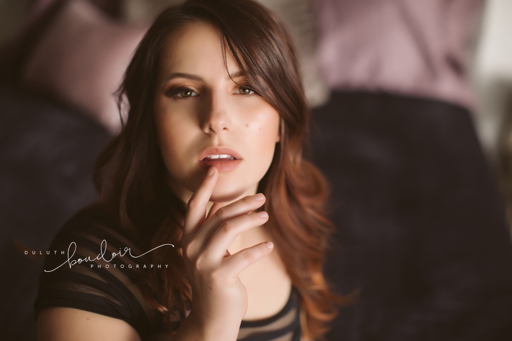 Duluth Boudoir Photography by Mad Chicken Studio || Boudoir Photography || Duluth Boudoir #duluthboudoirphotography #duluthboudoir #madchickenstudio #madchickenstudioboudoir