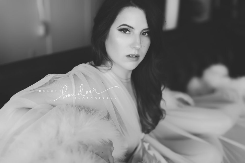 Duluth Boudoir Photography by Mad Chicken Studio || Boudoir Photography || Duluth Boudoir #duluthboudoirphotography #duluthboudoir #madchickenstudio #madchickenstudioboudoir