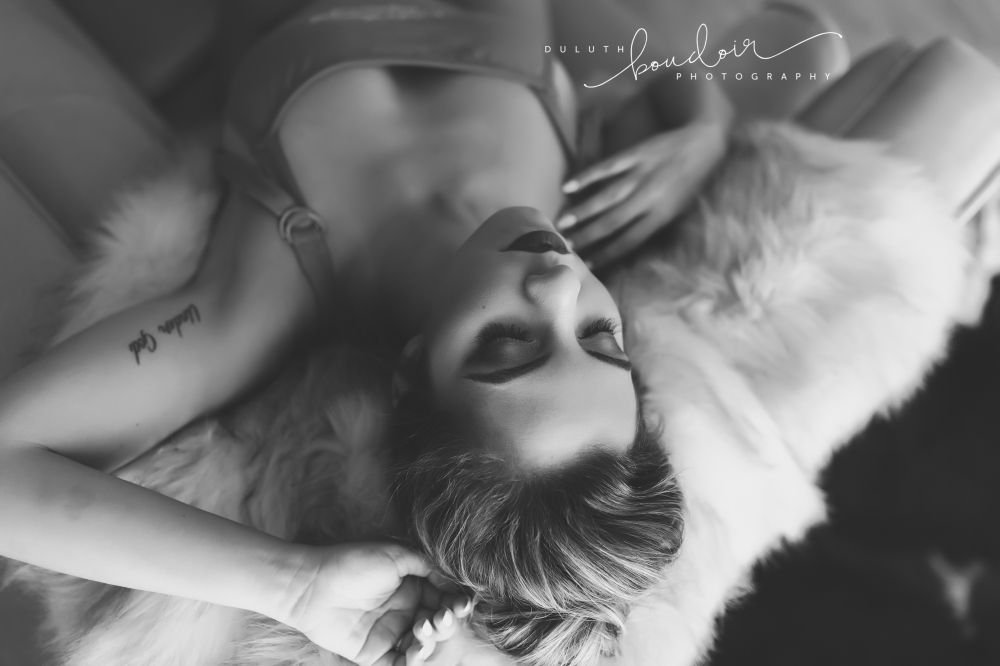 Duluth Boudoir Photography by Mad Chicken Studio || Boudoir Photography || Duluth Boudoir #duluthboudoirphotography #duluthboudoir #madchickenstudio #madchickenstudioboudoir