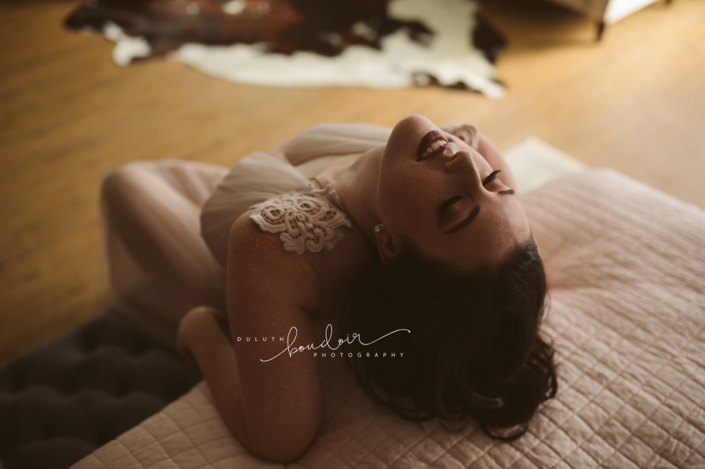 Session at Duluth Boudoir Photography by Mad Chicken Studio #duluthboudoirphotography #madchickenstudio #madchickenstudioboudoir #duluthboudoir