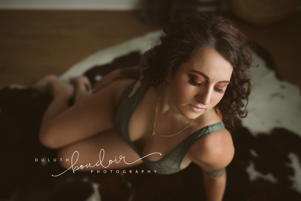 Session at Duluth Boudoir Photography by Mad Chicken Studio #duluthboudoirphotography #madchickenstudio #madchickenstudioboudoir #duluthboudoir
