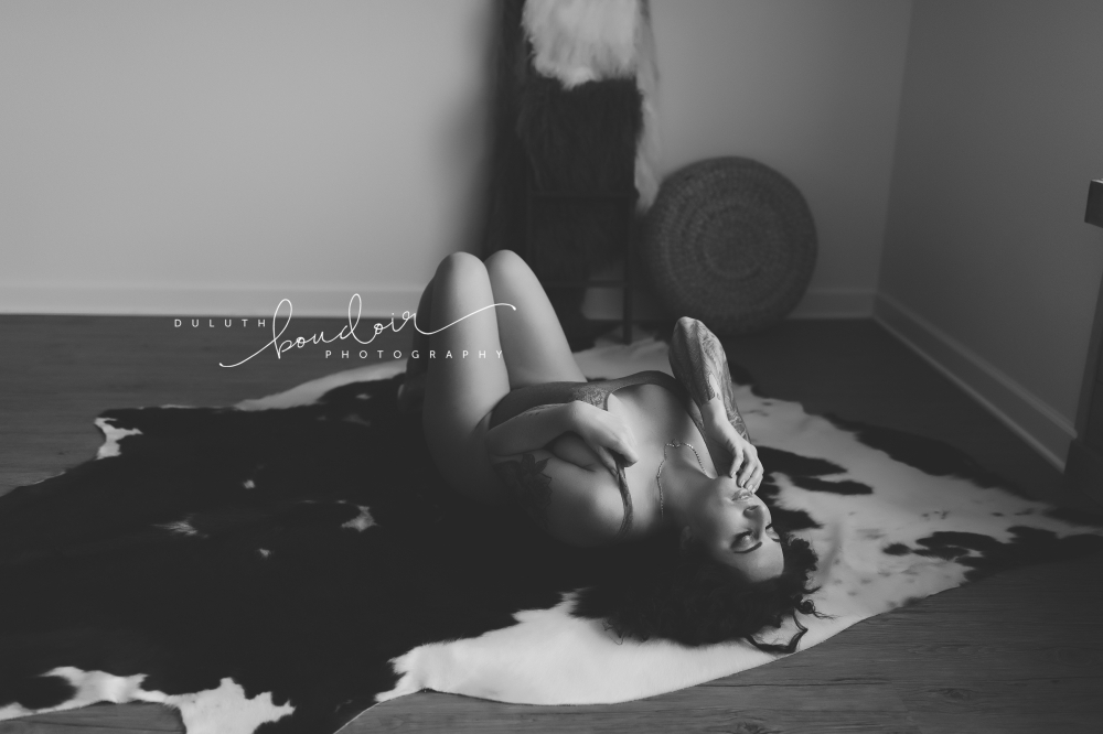 Session at Duluth Boudoir Photography by Mad Chicken Studio #duluthboudoirphotography #madchickenstudio #madchickenstudioboudoir #duluthboudoir