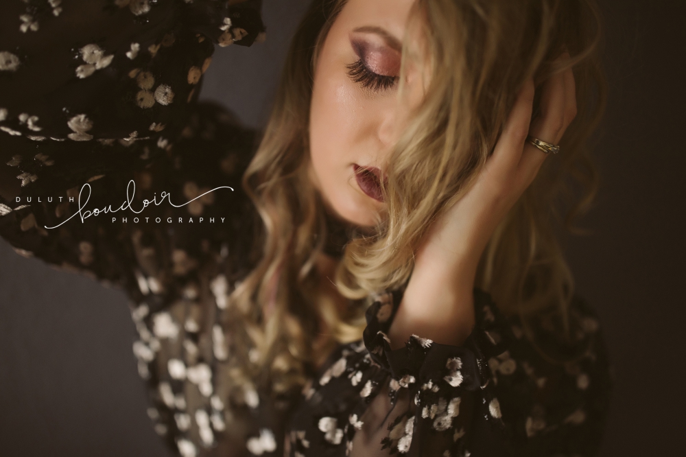 Session at Duluth Boudoir Photography by Mad Chicken Studio #duluthboudoirphotography #madchickenstudio #madchickenstudioboudoir #duluthboudoir