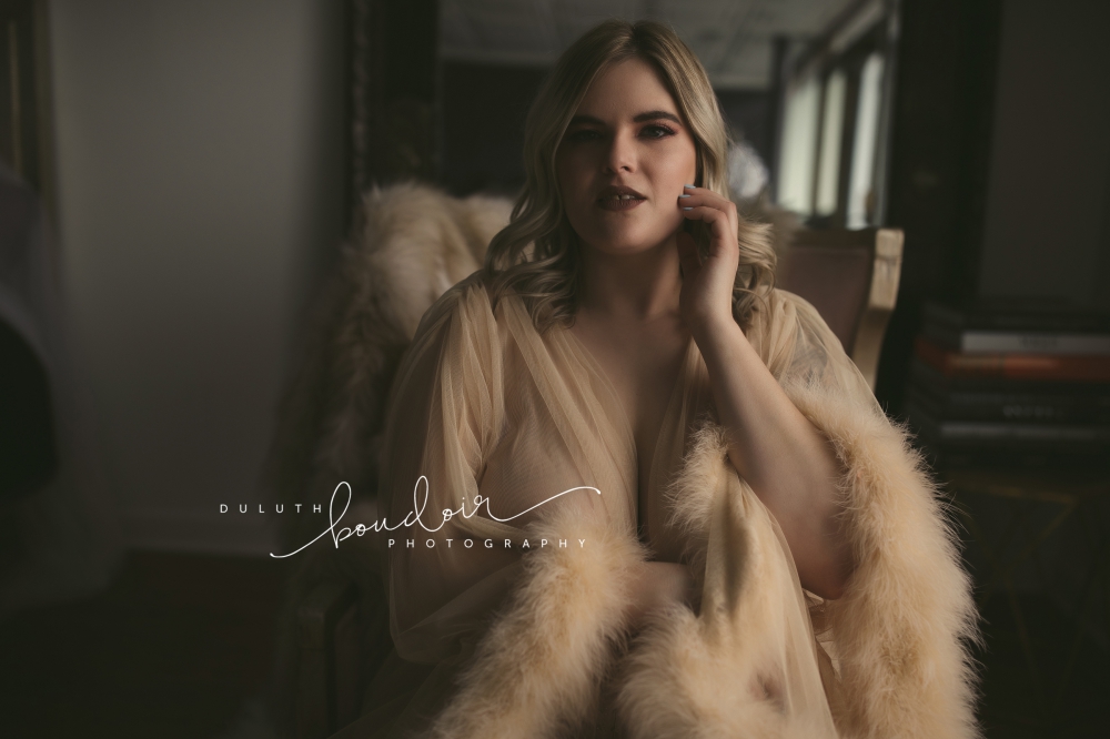 Duluth Boudoir Interview with the one and only GRACE — Mad Chicken Studio Boudoir #duluthboudoir #duluthboudoirphotography #madchickenstudio #madchickenstudioboudoir #boudoirphotography