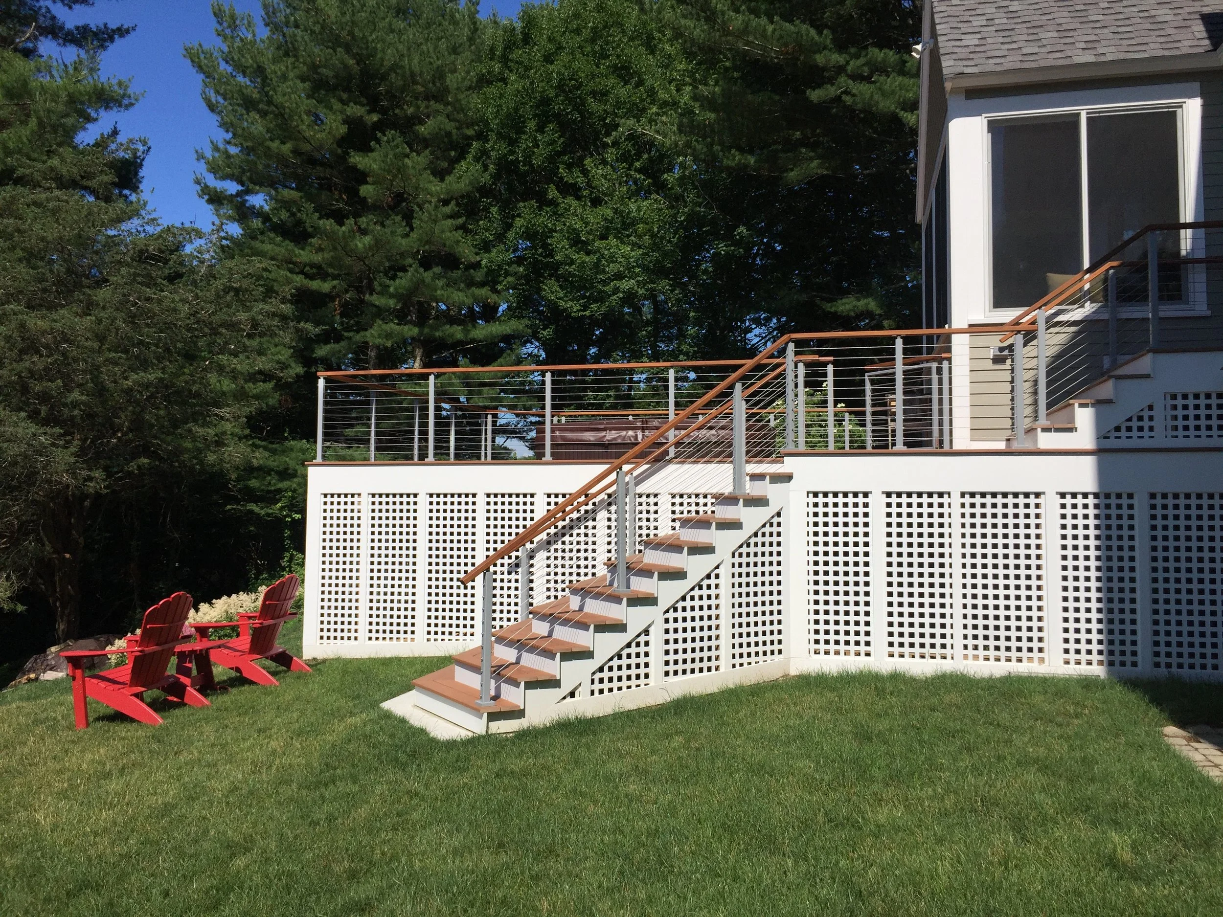  Exterior Deck &amp; Hot Tub 