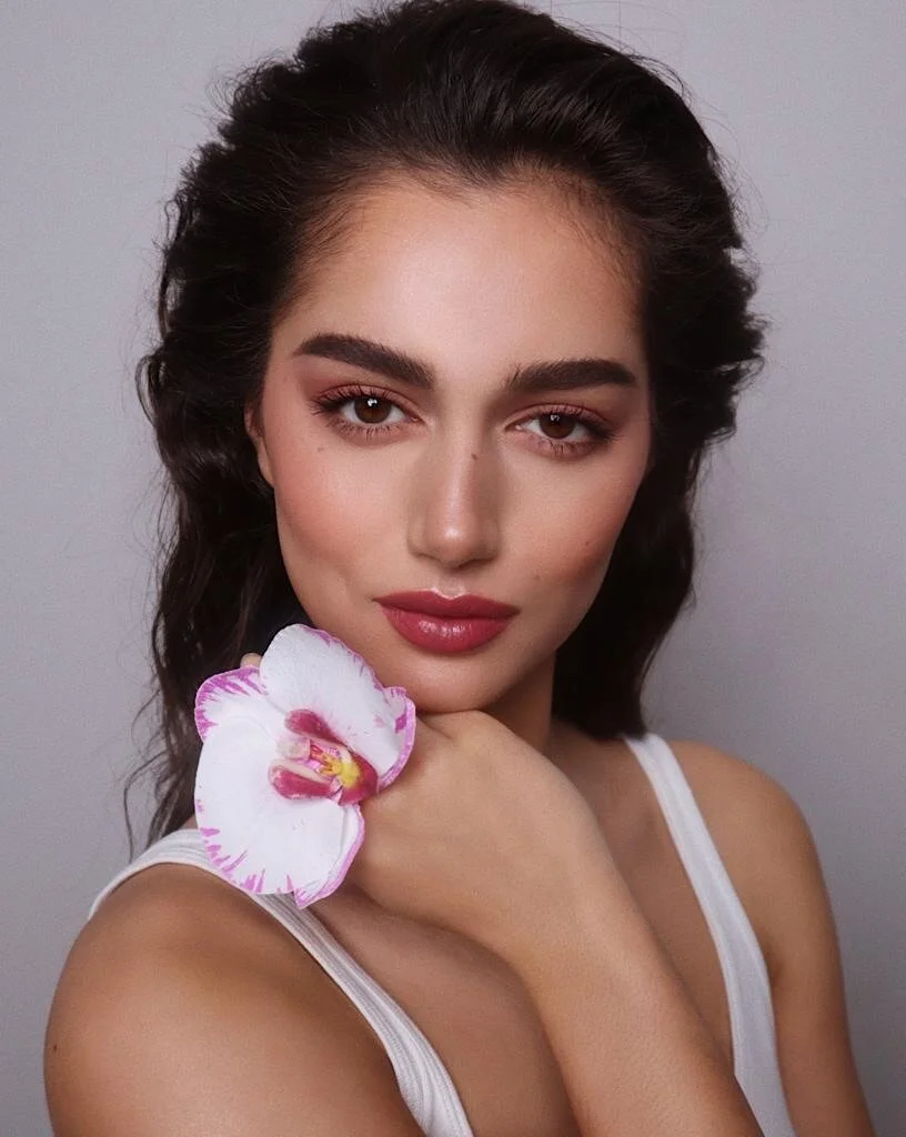 "Romantic Rose Toned Makeup" - Hung Vanngo
