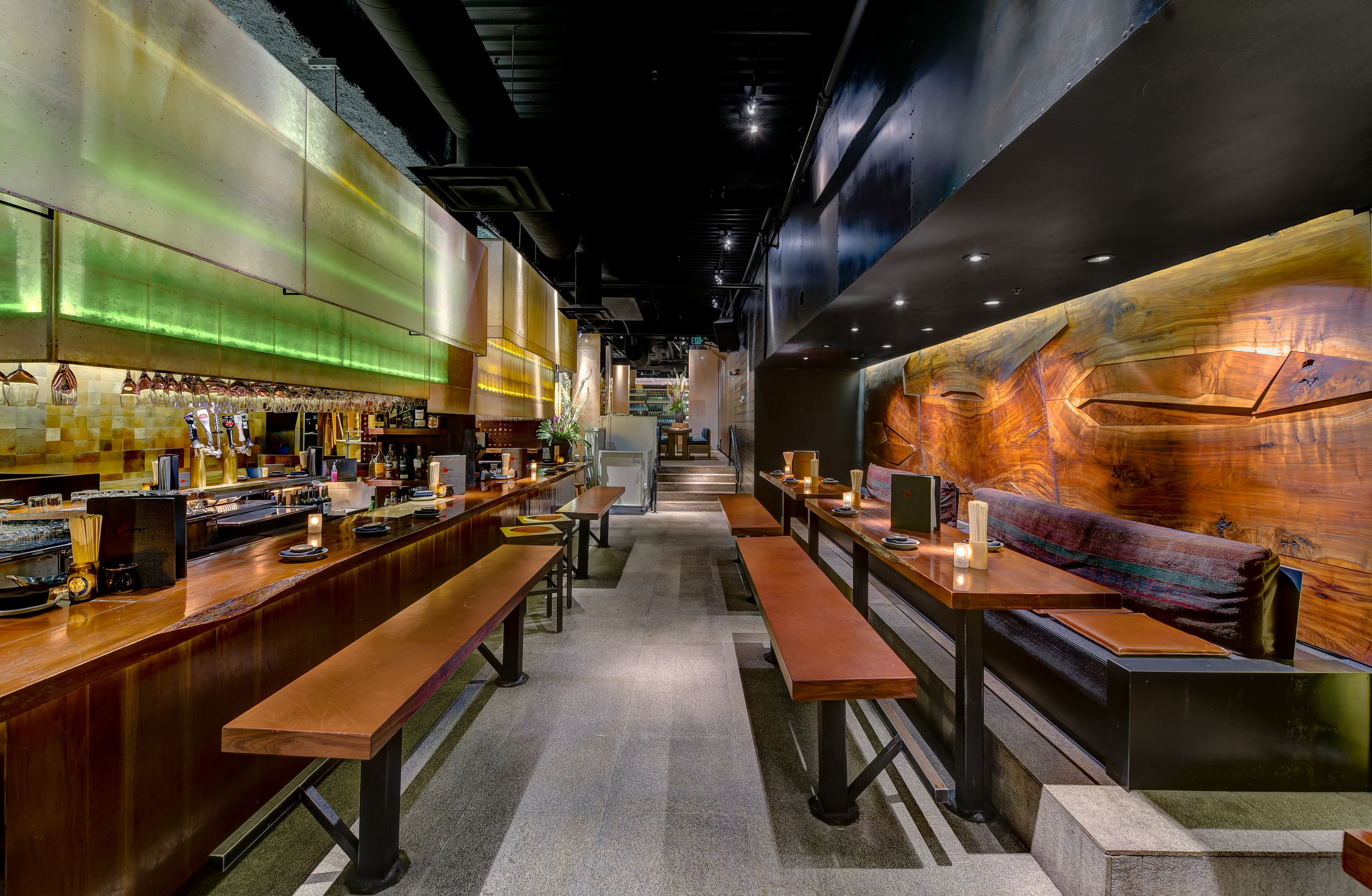 Our newly renovated Sake Lounge boasts a modern and sleek decor. This casually stylish space is available for cocktail parties and casual gatherings for up to 100 people.