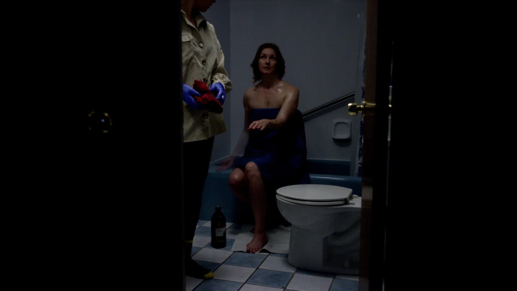 Fading%2Bbathroom.jpg