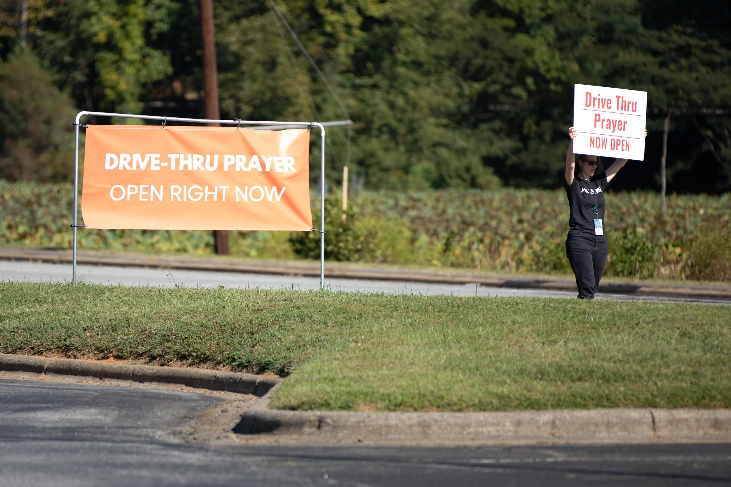 09.13.25_DriveThruPrayer_Web-001.jpg