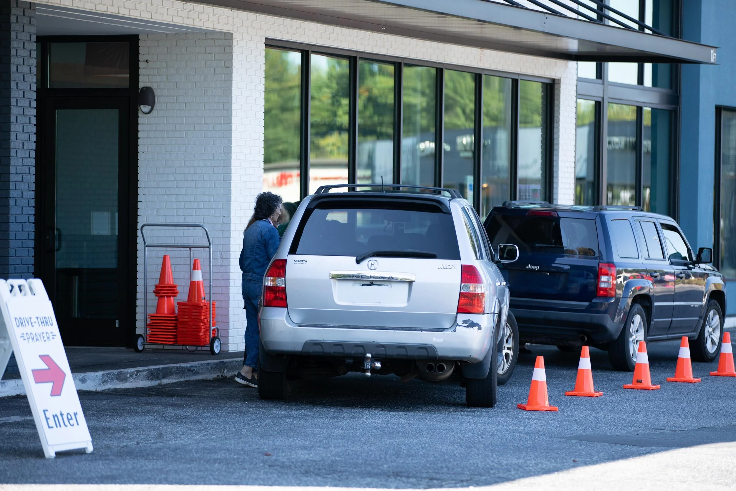 09.13.25_DriveThruPrayer_Web-023.jpg