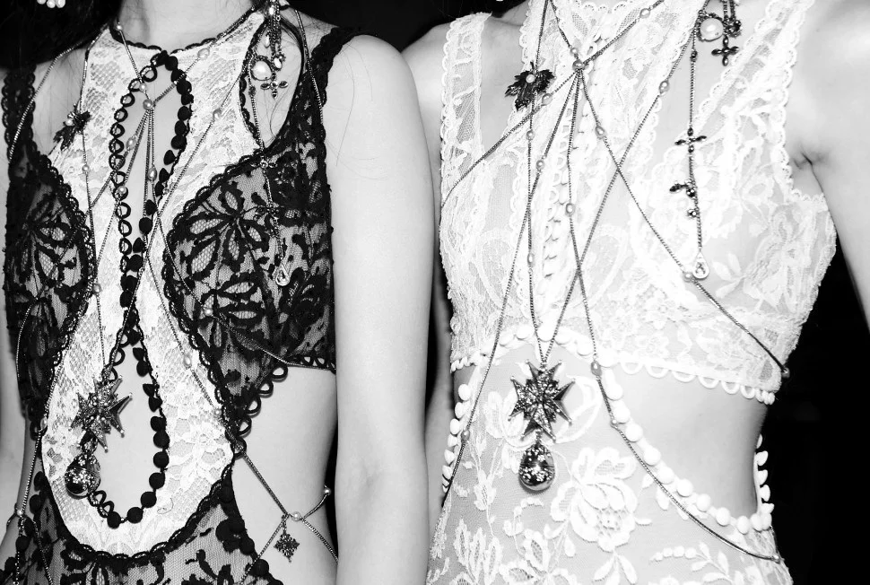 le-monde-sans-couleur:

Alexander McQueen S/S 2016