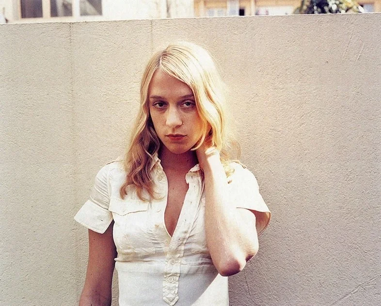 fonziedidit:

Chloë Sevigny: Dazed August 2003, Vol. 2, Issue 4