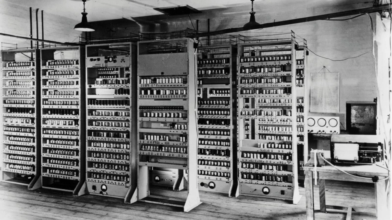 gty_edsac_computer_js_150203_16x9_1600.jpeg