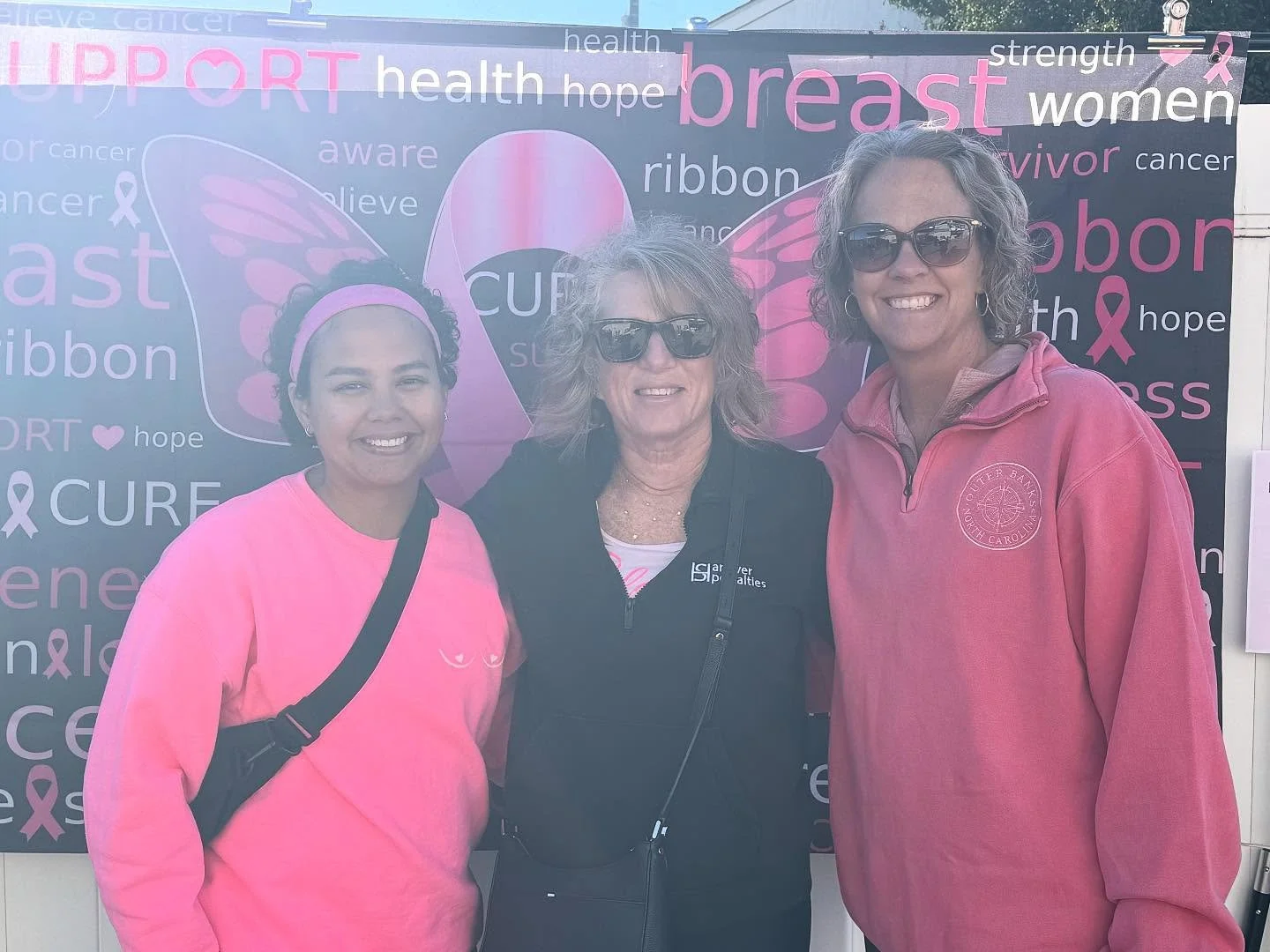 A few of the ladies at HS at @pulsebarre Barre at the Ballpark event benefiting @nbcf 💓🎀🩷
