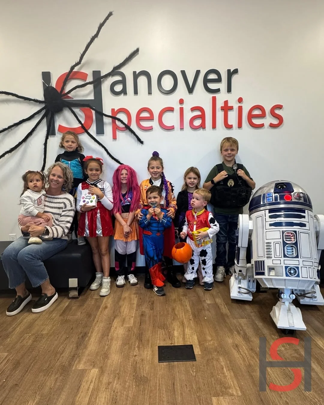 Happy Halloween from HS 🎃👻💀

We had the cutest kids stop by our party! 🧡

➡️ Swipe to the end to see R2-D2 designed and built by our very own Han Solo (Jack) 💫