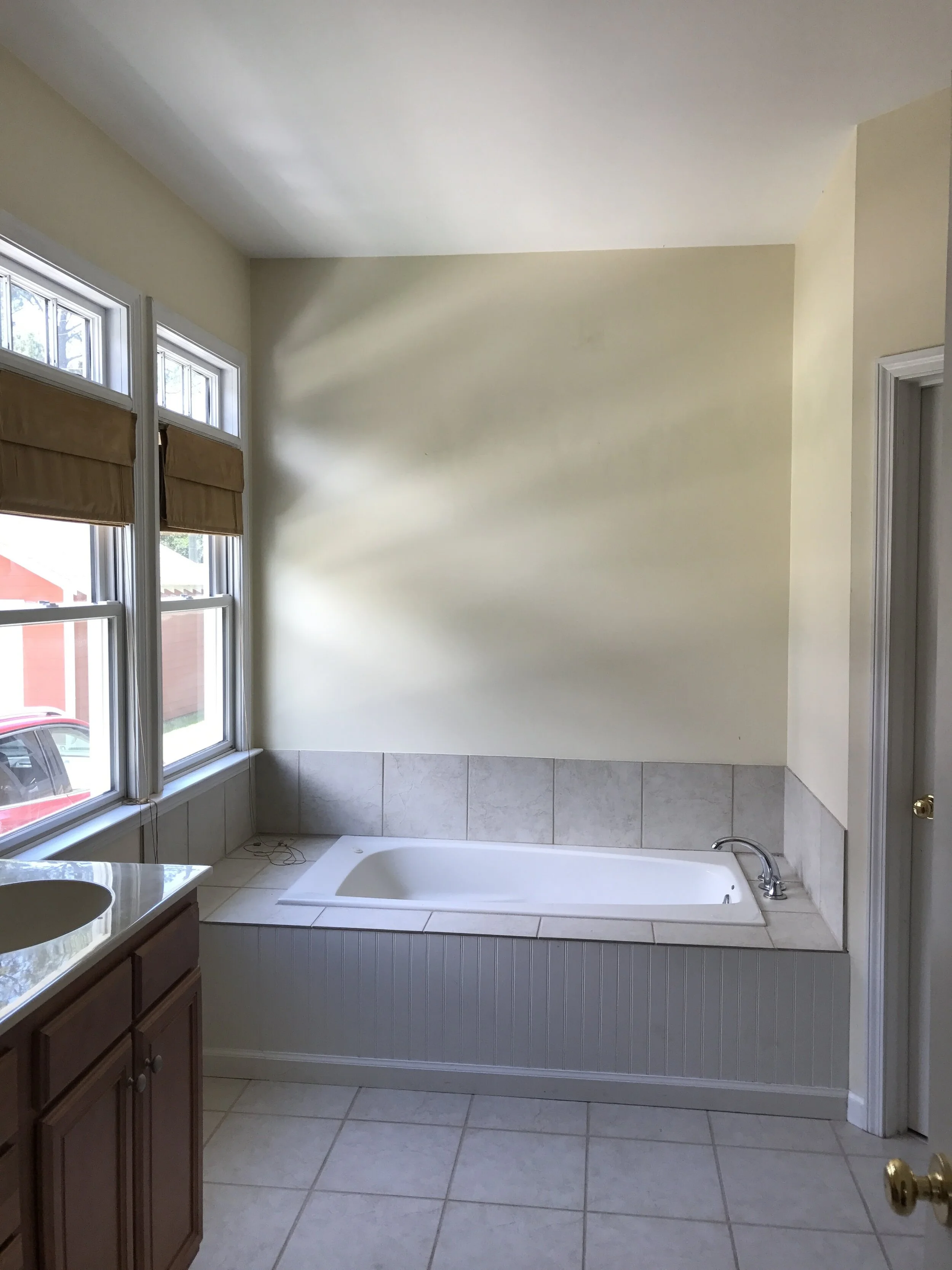 Master Bath BEFORE IMG_0439.JPG