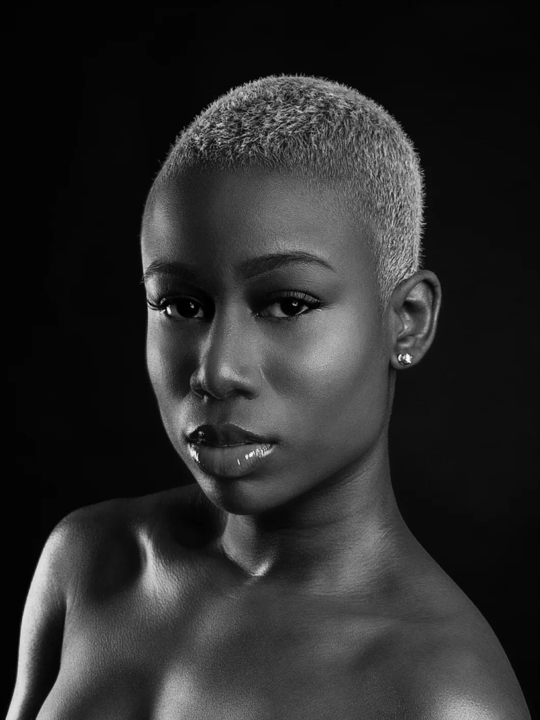 "Monochrome Muse" Series w/ Model @bald_bobshell | © 2018 Arthur Hylton Images