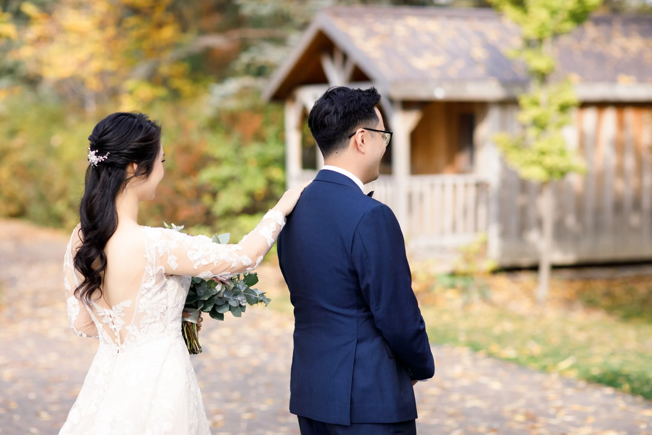 First look moment outside the Arlington Estate in Vaughan