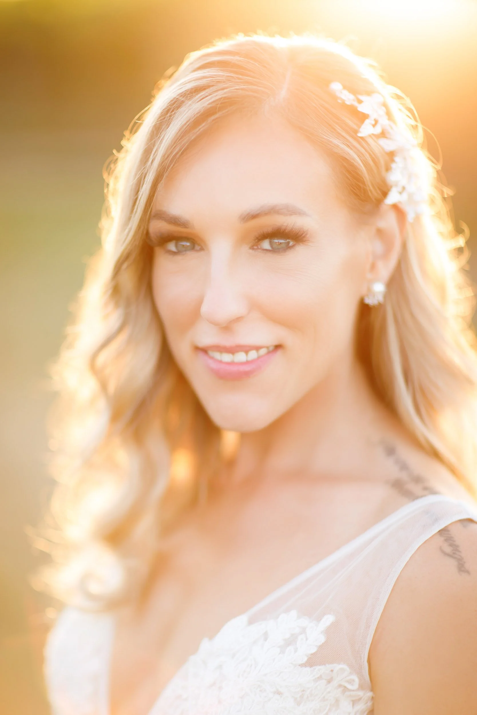 Golden hour bridal portrait at a Niagara-on-the-Lake wedding in Ontario