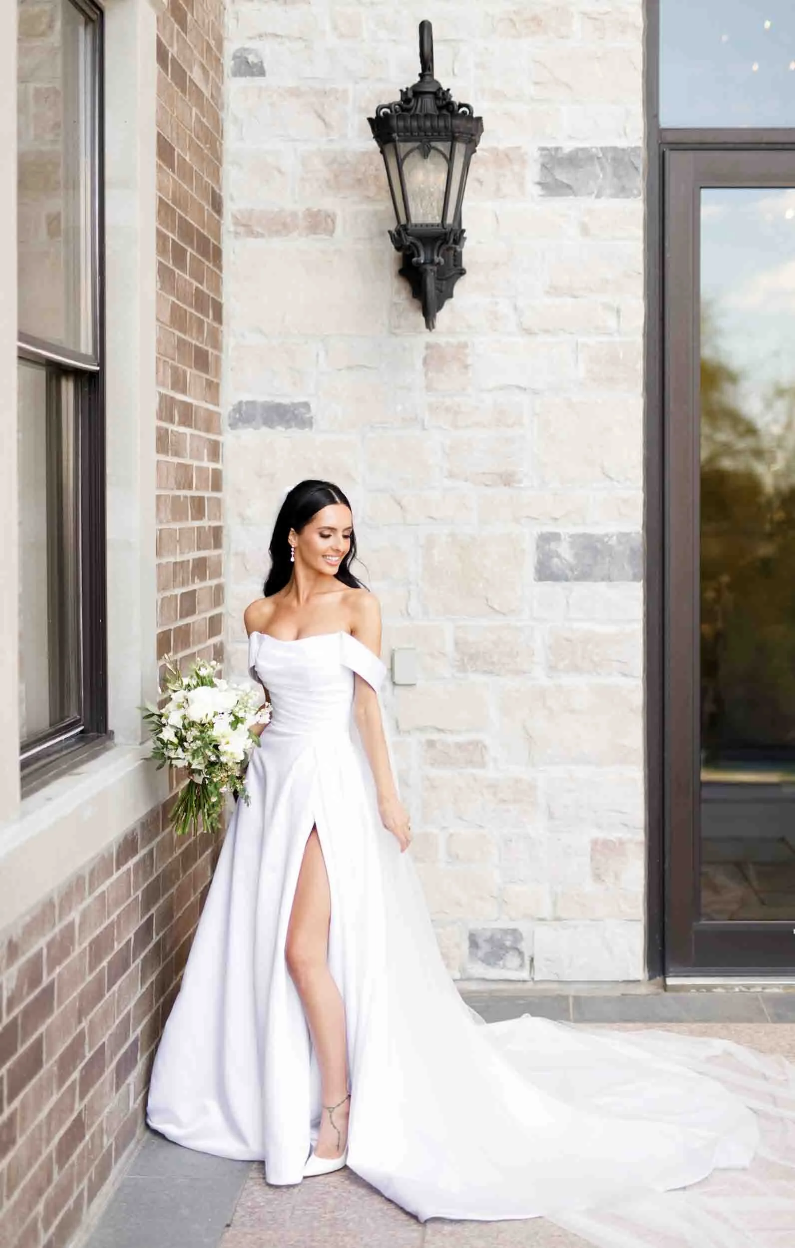 Bride posing outside the Arlington Estate in Vaughan, Ontario