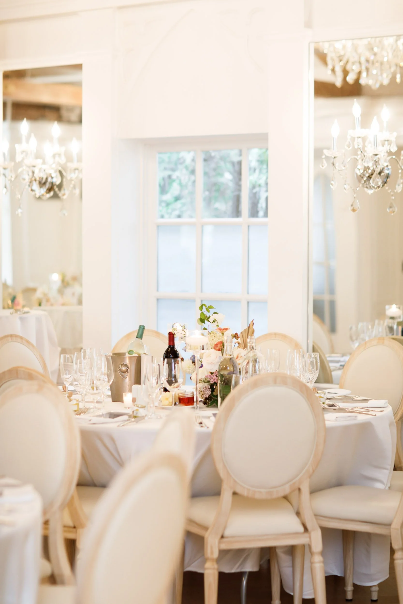 Wedding reception seating at The Doctor’s House in Kleinburg, Ontario