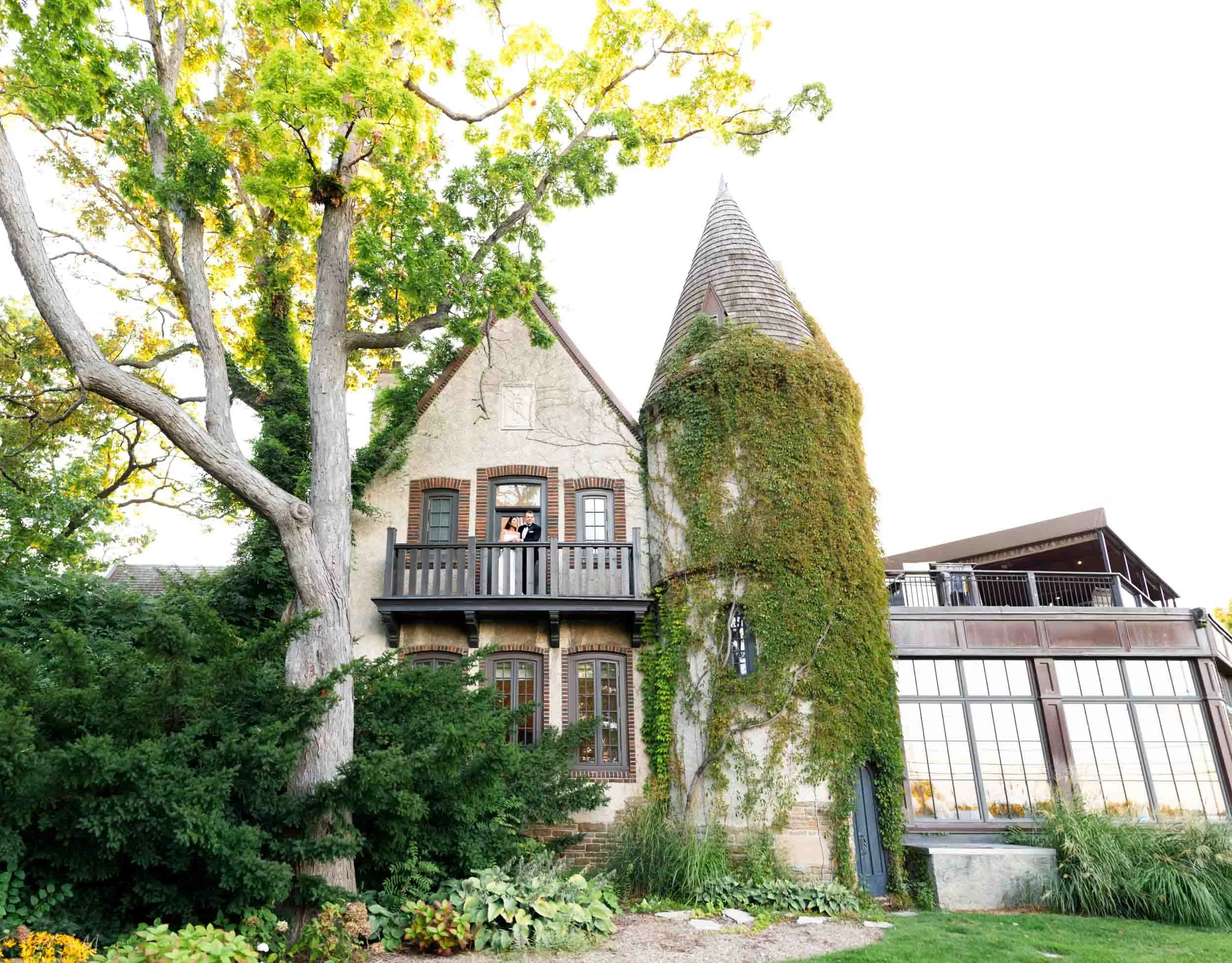 Exterior wide photo of St. George’s Golf and Country Club in Toronto during a wedding day
