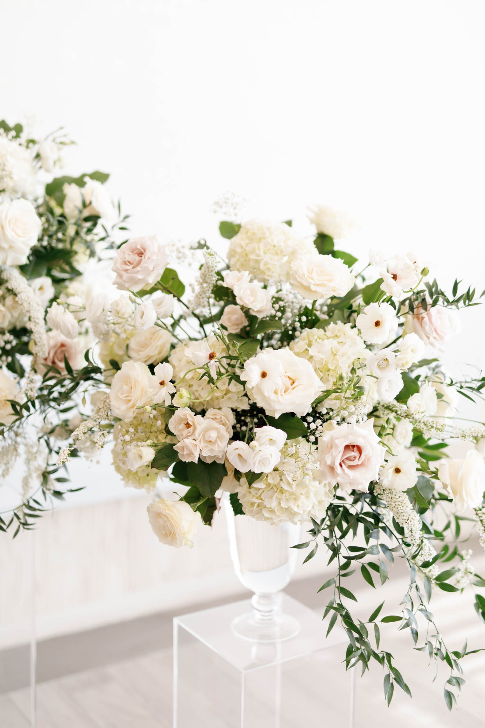 Wedding floral arrangement from a Pearle Hotel wedding in Burlington Ontario