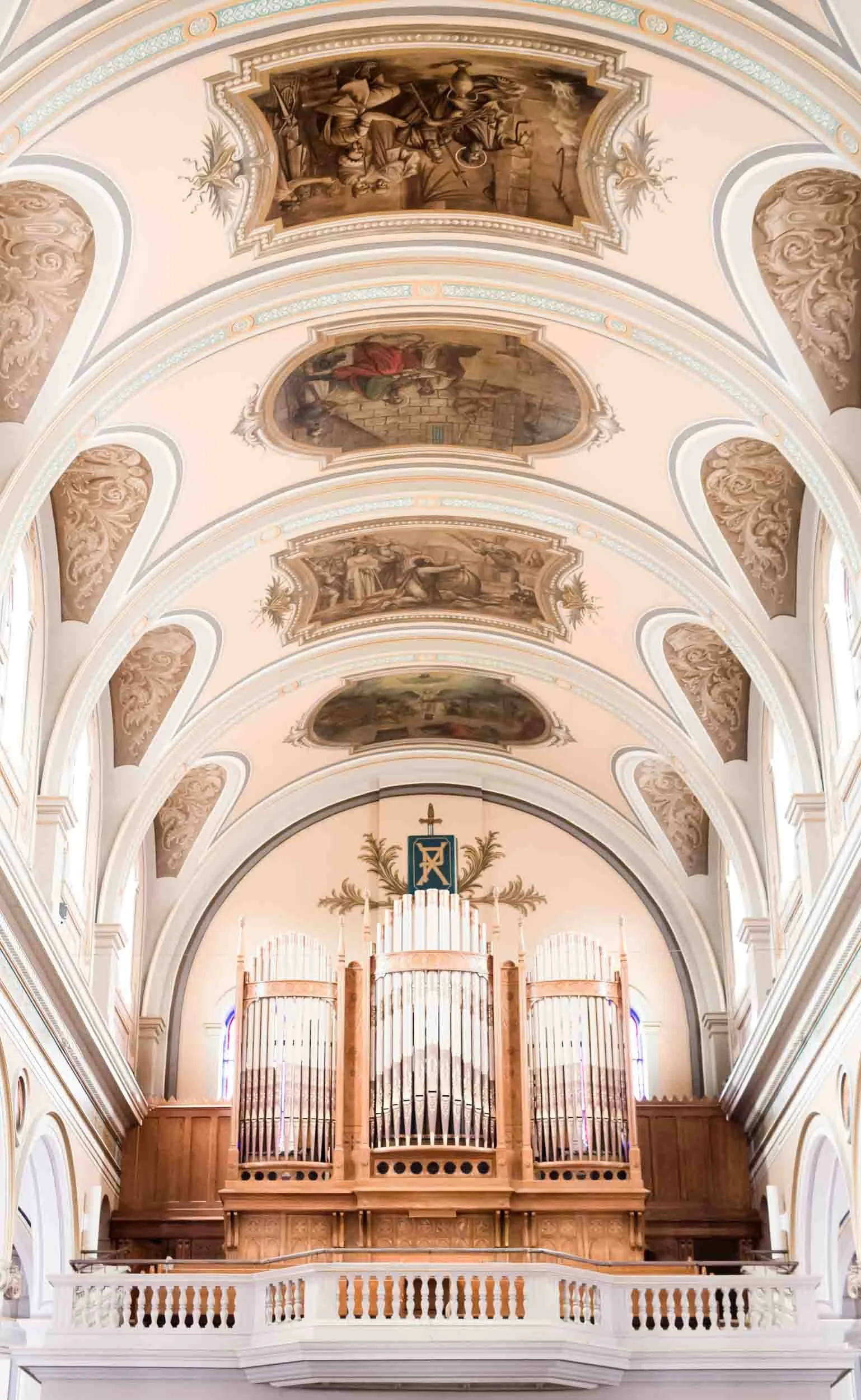 Elegant Toronto wedding chapel ceiling with ornate arches and historic details (Copy)