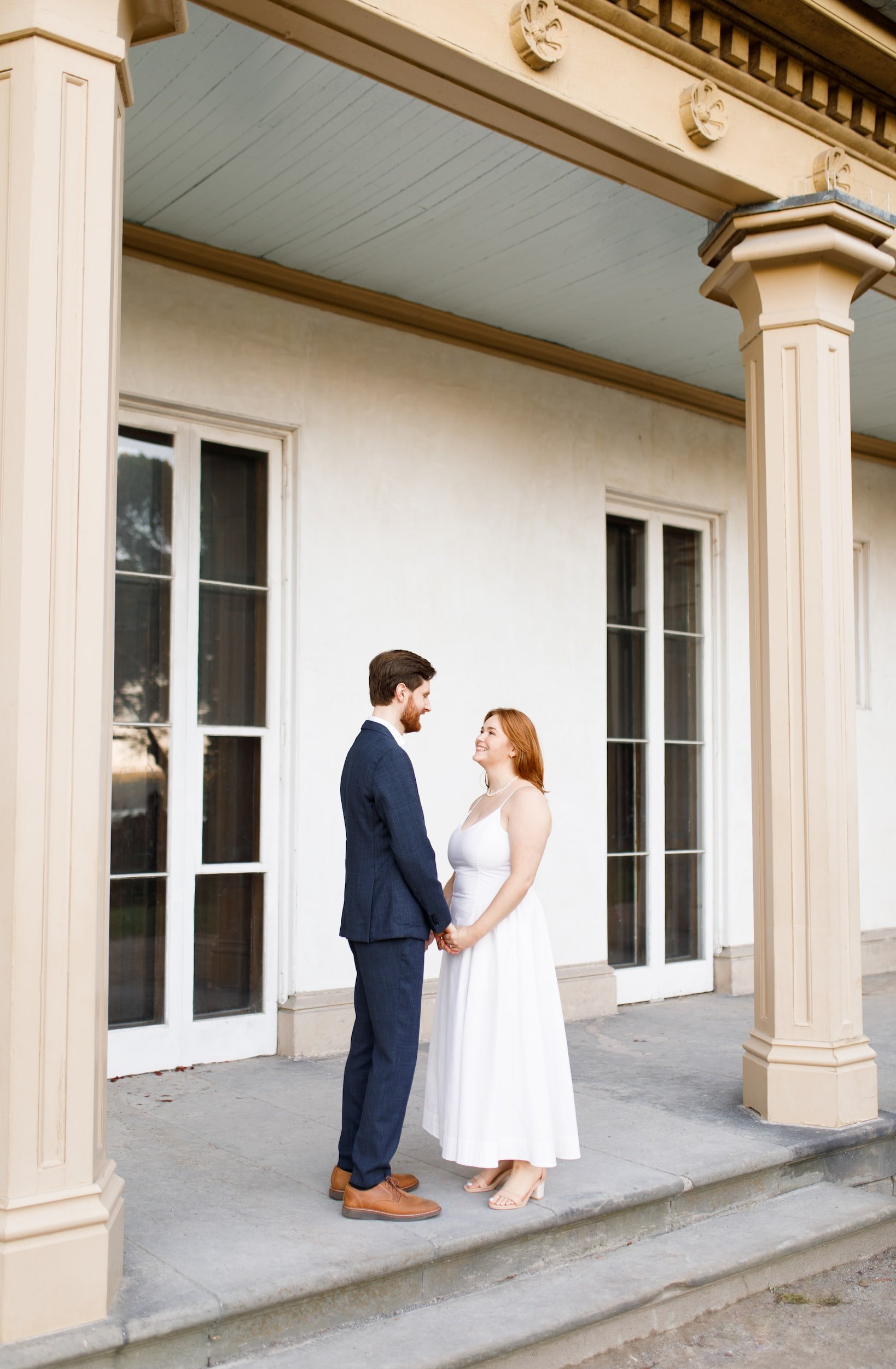 Couple portrait along Dundurn Castle colonnade