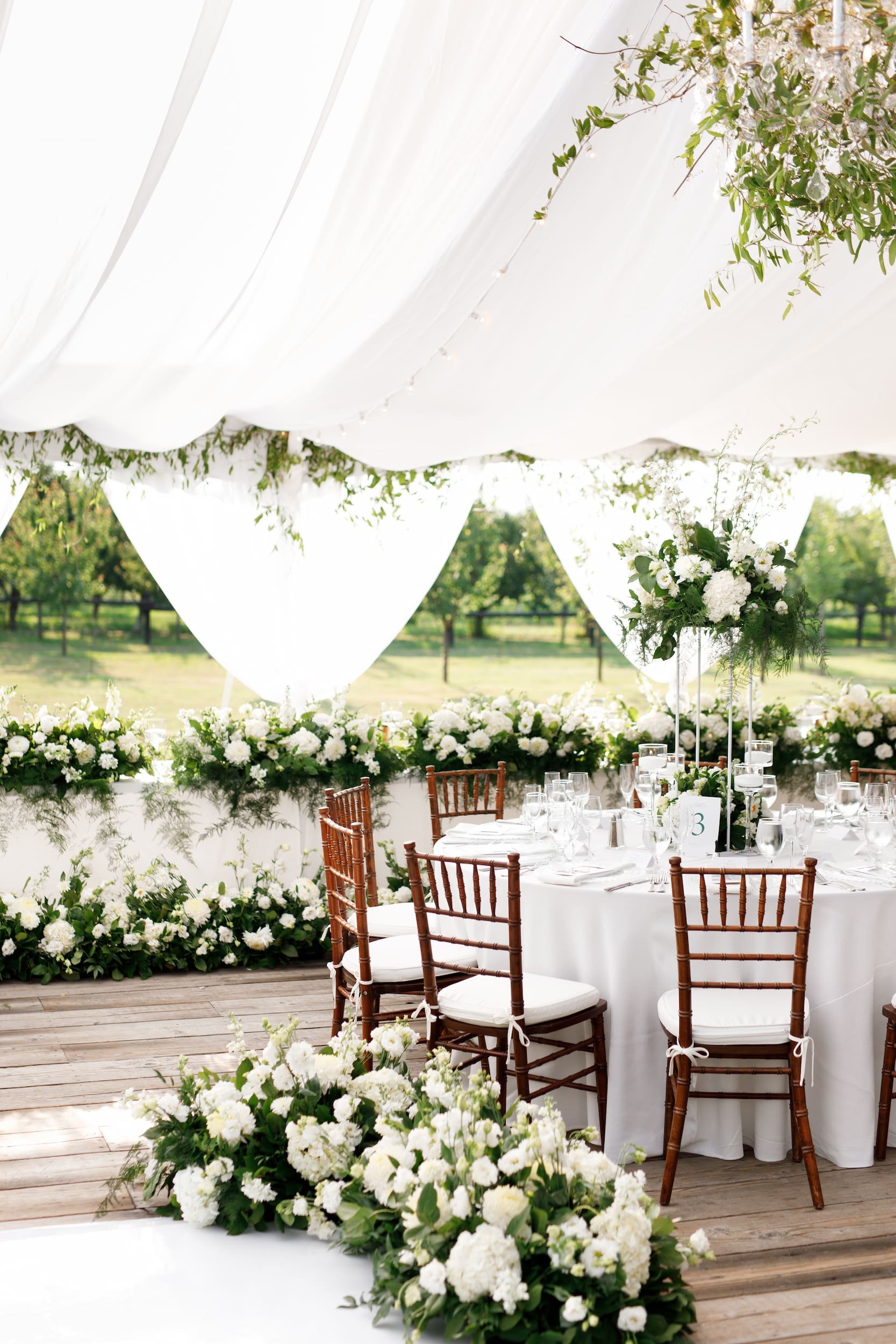 Wedding photography at Kurtz Orchards and Gracewood Estate in Niagara-on-the-Lake, Ontario