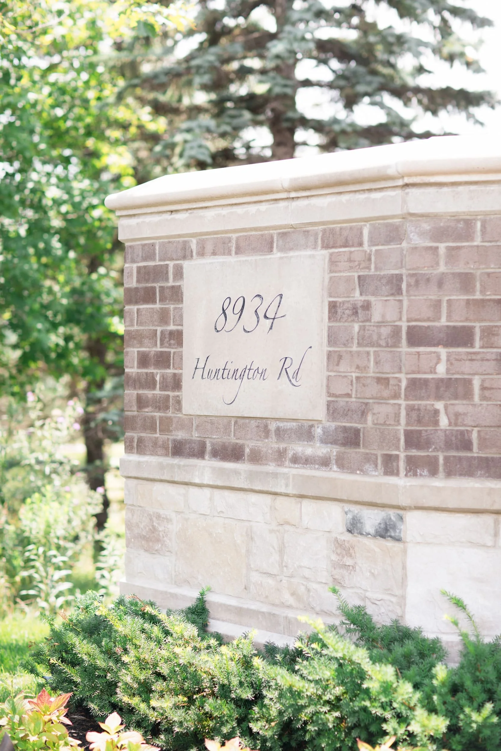 Arlington Estate entrance sign in Vaughan, Ontario