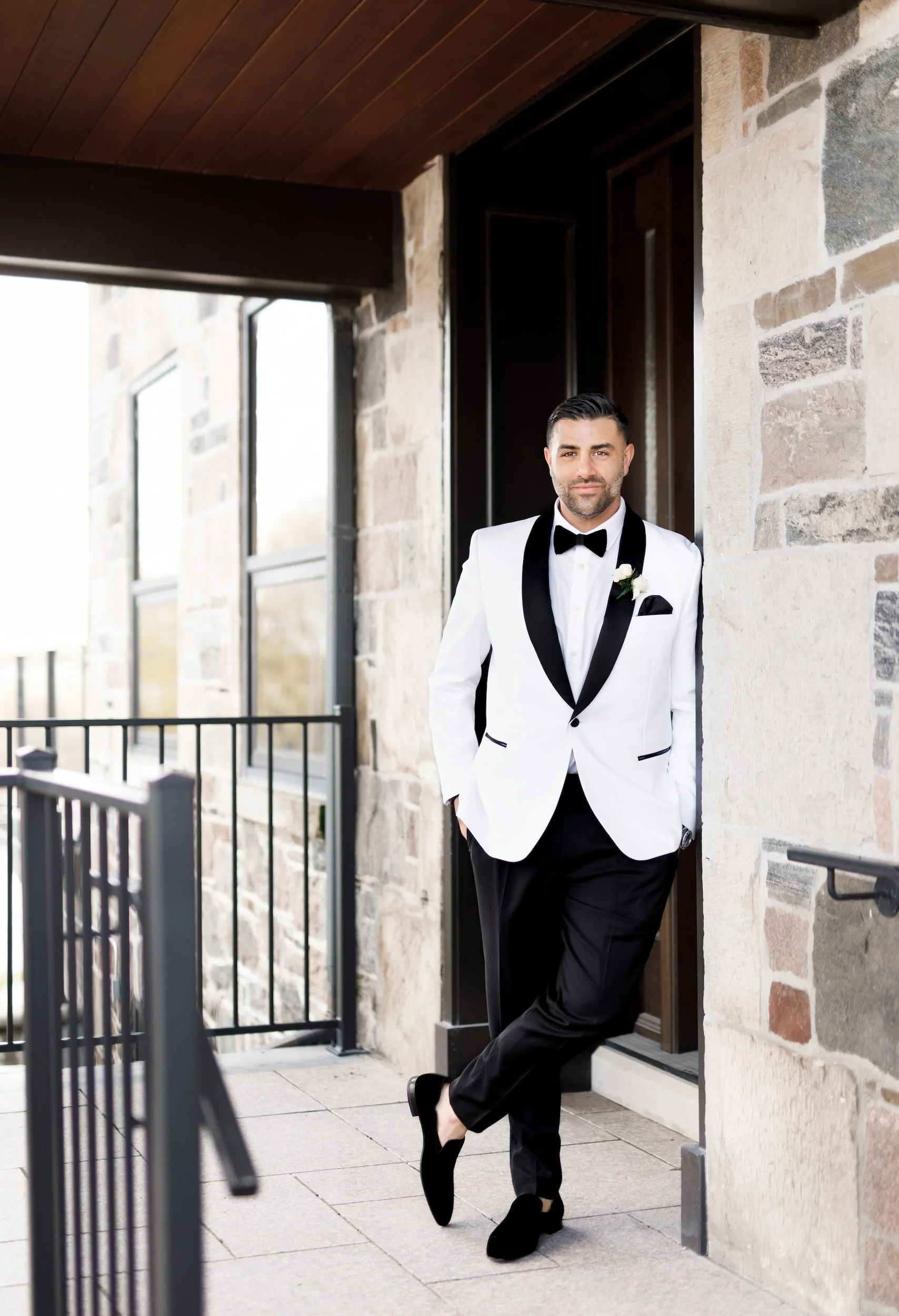 Groom portrait on the Arlington Estate balcony in Vaughan