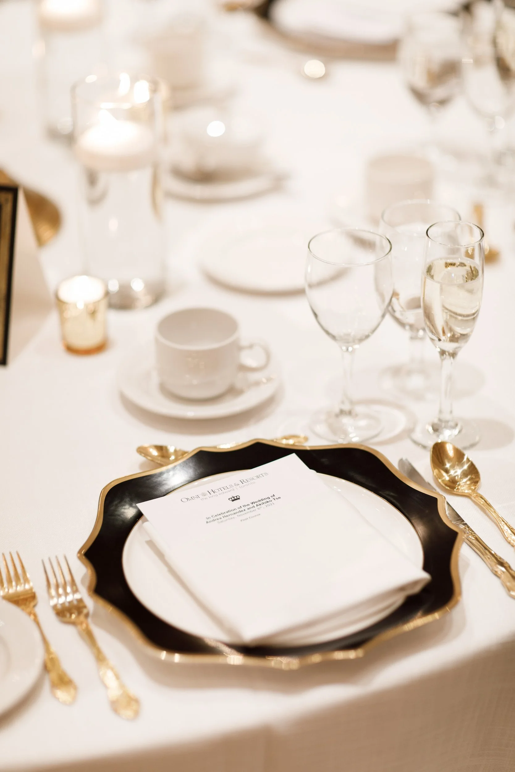 Elegant reception place setting at Omni King Edward Hotel wedding